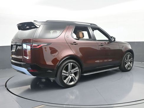 Used 2026 Land Rover Discovery Limited Edition image 6