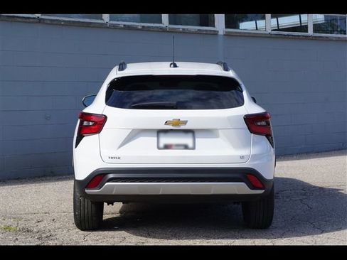 New 2025 Chevrolet Trax LT w/ LT Convenience Package image 21