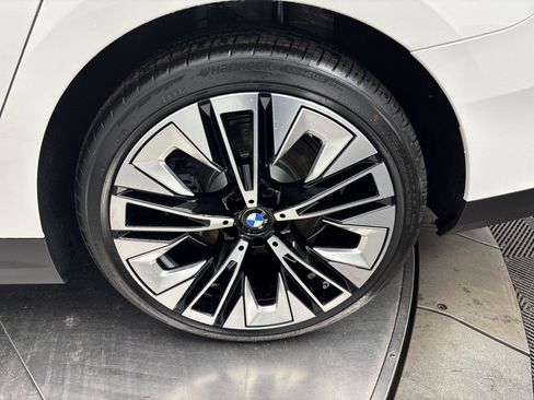 New 2027 BMW 530i xDrive w/ Premium Package AWD/4WD image 27