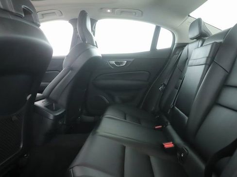 Used 2025 Volvo S60 B5 Core image 27