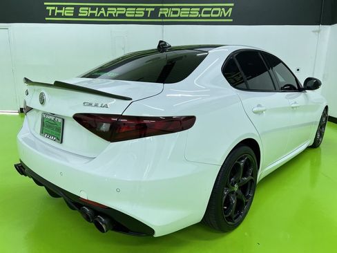 Used 2017 Alfa Romeo Giulia Ti w/ TI 19" Sport Package RWD image 10