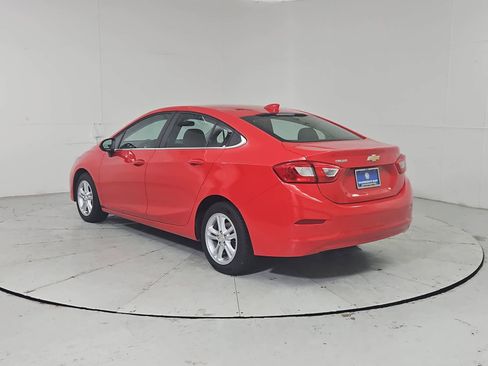 Used 2018 Chevrolet Cruze LT image 4