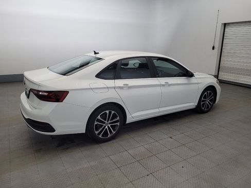 Used 2023 Volkswagen Jetta Sport image 10