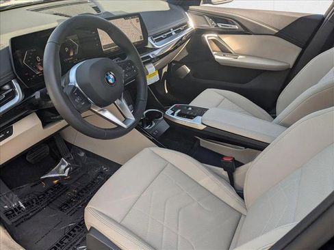 Used 2025 BMW X1 xDrive28i w/ Convenience Package image 3