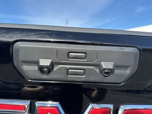 Used 2025 GMC Sierra 2500 Denali image 32