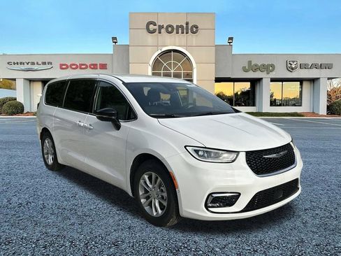 New 2026 Chrysler Pacifica Select FWD image 1