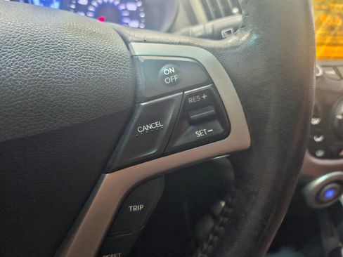 Used 2012 Hyundai Veloster w/ Tech Pkg image 19