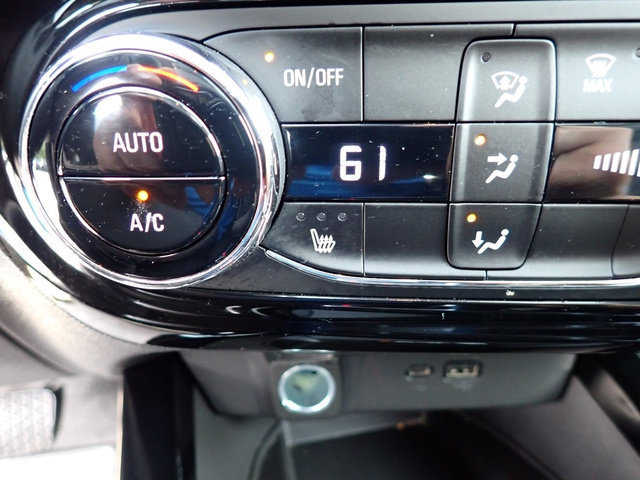 Used 2025 Chevrolet Trax ACTIV w/ Sunroof Package FWD image 27