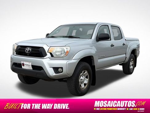 Used 2012 Toyota Tacoma 4x4 Double Cab w/ SR5 Pkg image 3