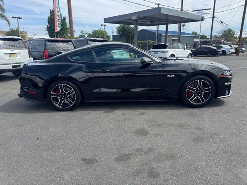Used 2018 Ford Mustang GT RWD image 9