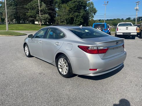 Used 2013 Lexus ES 300h w/ Luxury Pkg FWD image 13