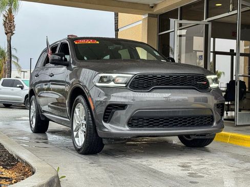 Used 2023 Dodge Durango GT image 2
