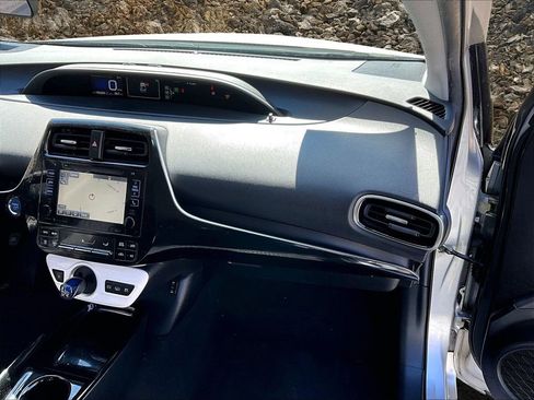 Used 2017 Toyota Prius Prime Plus image 15