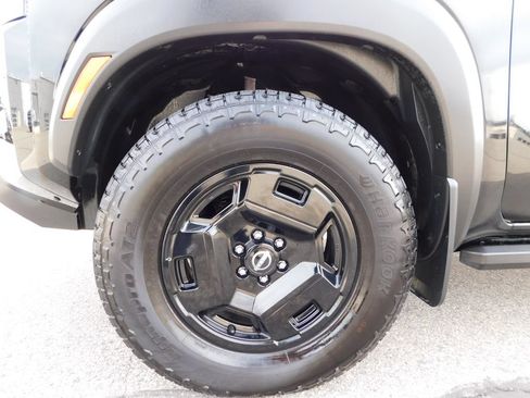 Used 2024 Nissan Frontier SV w/ Hardbody Edition AWD/4WD image 21
