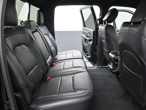 Used 2019 RAM 1500 Big Horn AWD/4WD image 10