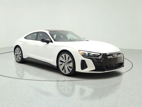 Used 2022 Audi e-tron GT Prestige w/ Prestige Package AWD/4WD image 3