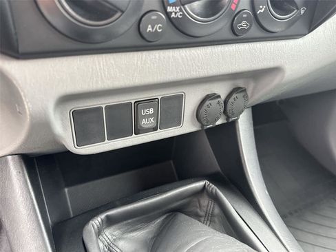 Used 2015 Toyota Tacoma 4x4 Access Cab image 24