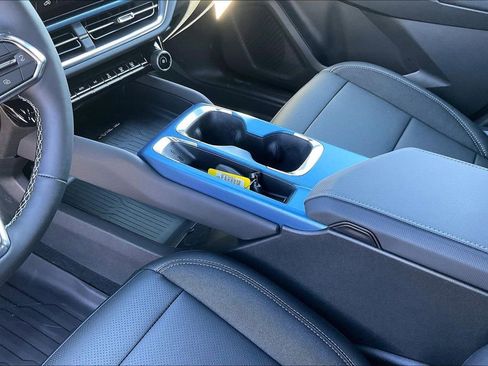 New 2026 Chevrolet Equinox EV LT FWD image 23