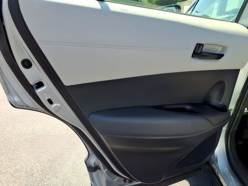 Used 2023 Toyota Corolla Cross L FWD image 15