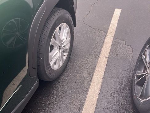 Certified 2023 Toyota Corolla Cross LE image 32