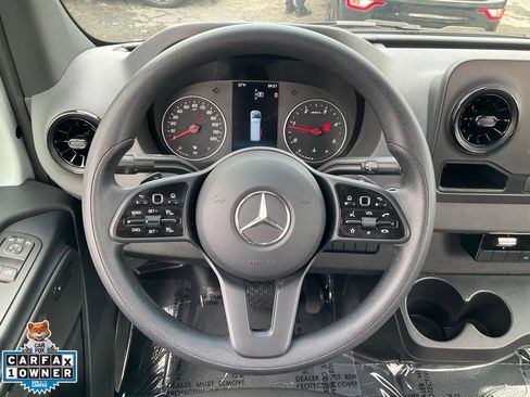 Used 2024 Mercedes-Benz Sprinter 2500 image 32