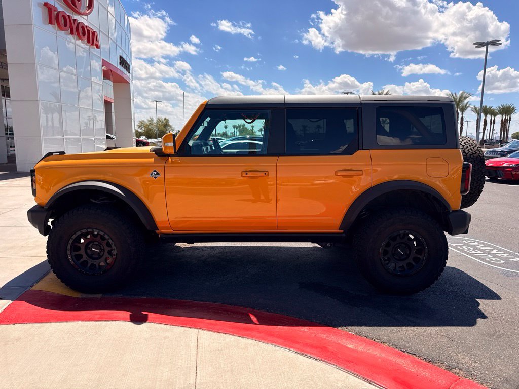 Used 2022 Ford Bronco Outer Banks AWD/4WD image 13
