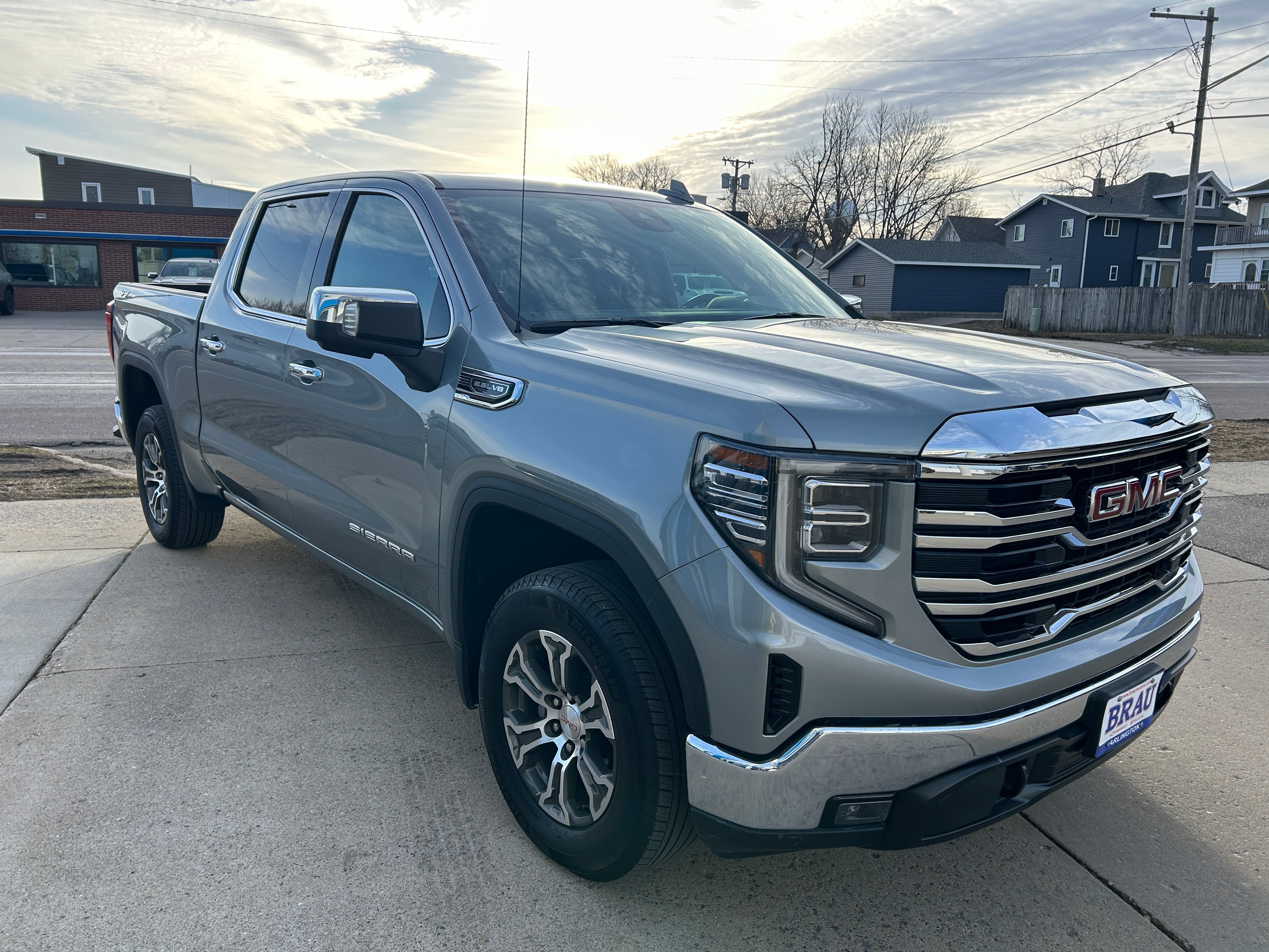 Used 2026 GMC Sierra 1500 SLT AWD/4WD image 4