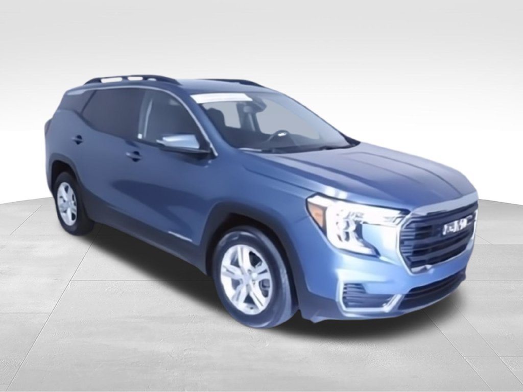 Used 2024 GMC Terrain SLE w/ Driver Convenience Package FWD image 2