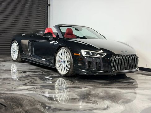 Used 2017 Audi R8 V10 w/ Ceramic Brake Package image 16