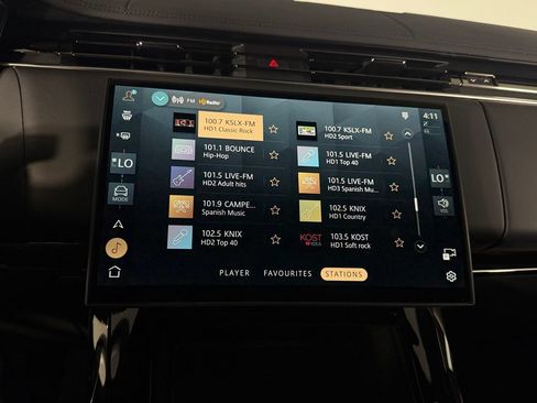 Used 2025 Land Rover Range Rover Sport SE AWD/4WD image 17