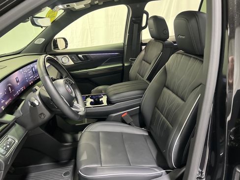Certified 2026 Buick Enclave Avenir w/ Super Cruise Package AWD/4WD image 18