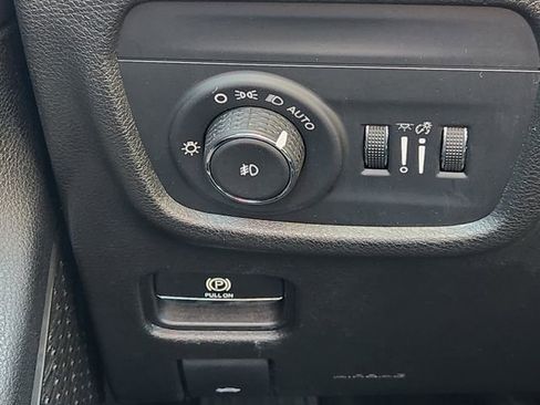 Used 2022 Jeep Grand Cherokee L Limited image 19