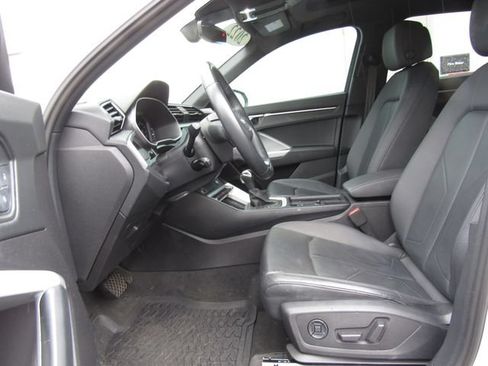 Used 2022 Audi Q3 2.0T Premium w/ Convenience Package AWD/4WD image 10