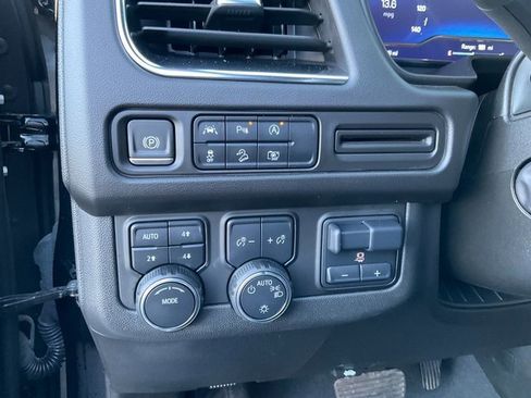 Used 2024 Chevrolet Tahoe Z71 w/ Luxury Package image 9