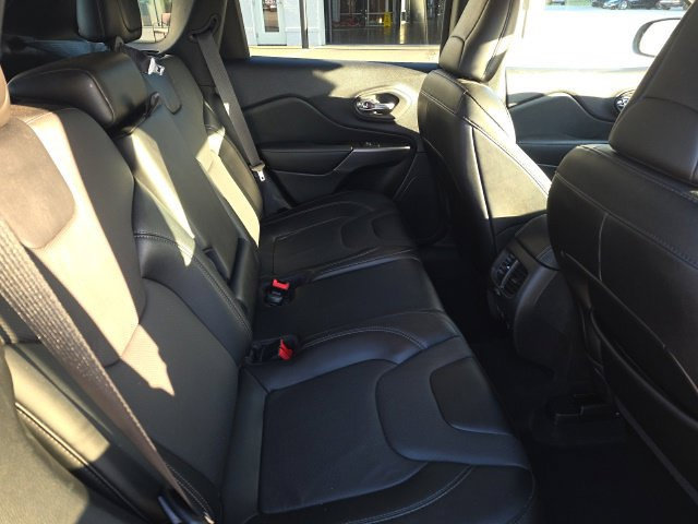 Used 2022 Jeep Cherokee Latitude Lux AWD/4WD image 17