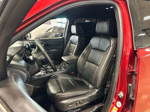 Used 2023 Chevrolet Traverse RS image 13