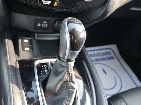 Used 2020 Nissan Rogue SL AWD/4WD image 13