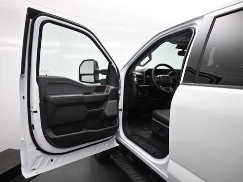 New 2025 Ford F250 Lariat w/ Lariat Ultimate Package AWD/4WD image 8