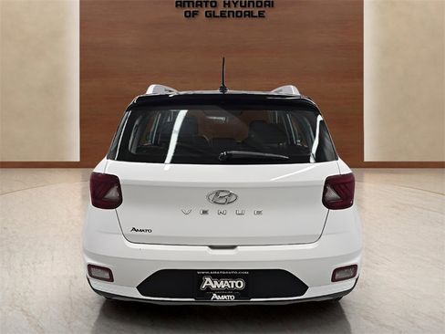 Certified 2023 Hyundai Venue Limited image 5