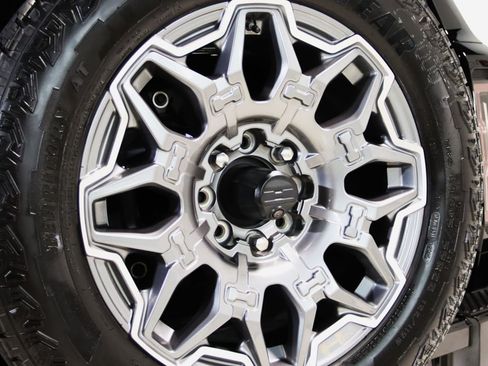 Used 2025 GMC Hummer EV 3X AWD/4WD image 77