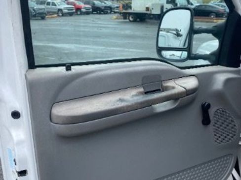 Used 2004 Ford F350 Lariat image 11