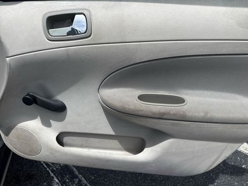 Used 2005 Chevrolet Cobalt Sedan FWD image 14