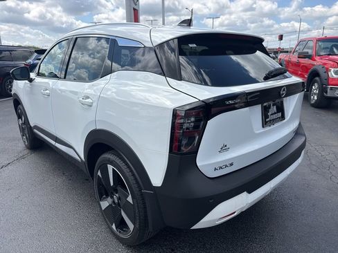 New 2026 Nissan Kicks SR w/ SR Premium Package AWD/4WD image 3
