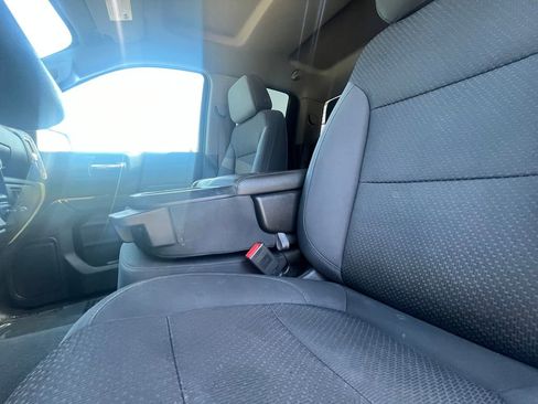 Used 2019 Chevrolet Silverado 1500 Custom w/ Custom Value Package AWD/4WD image 23