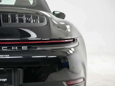 Used 2025 Porsche 911 Carrera RWD image 13