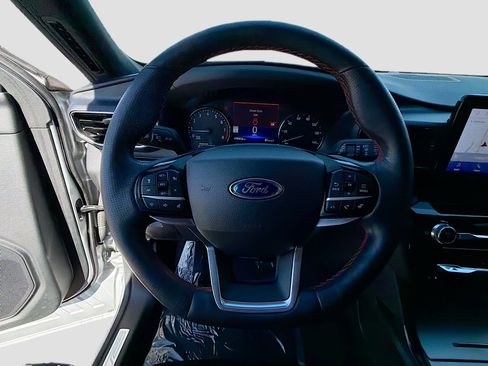 Used 2022 Ford Explorer ST-Line w/ Class IV Trailer Tow Package image 38