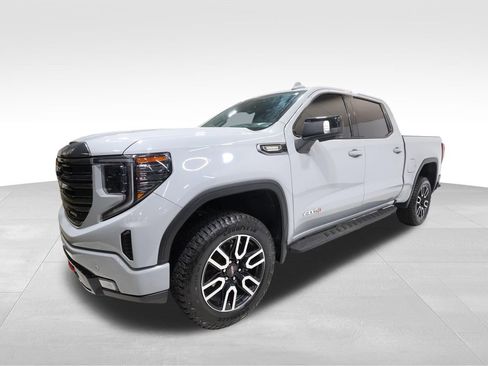 Used 2024 GMC Sierra 1500 AT4 w/ Technology Package AWD/4WD image 8