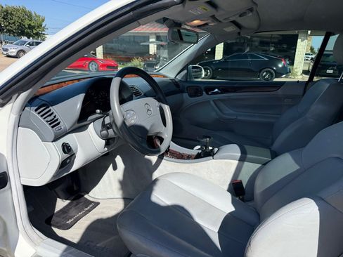 Used 2003 Mercedes-Benz CLK 320 Cabriolet image 12