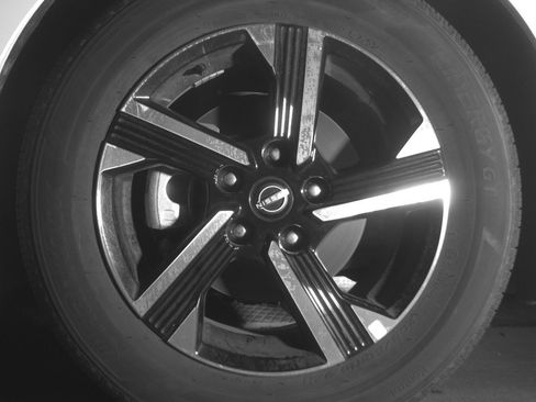 Used 2025 Nissan Sentra SV FWD image 12