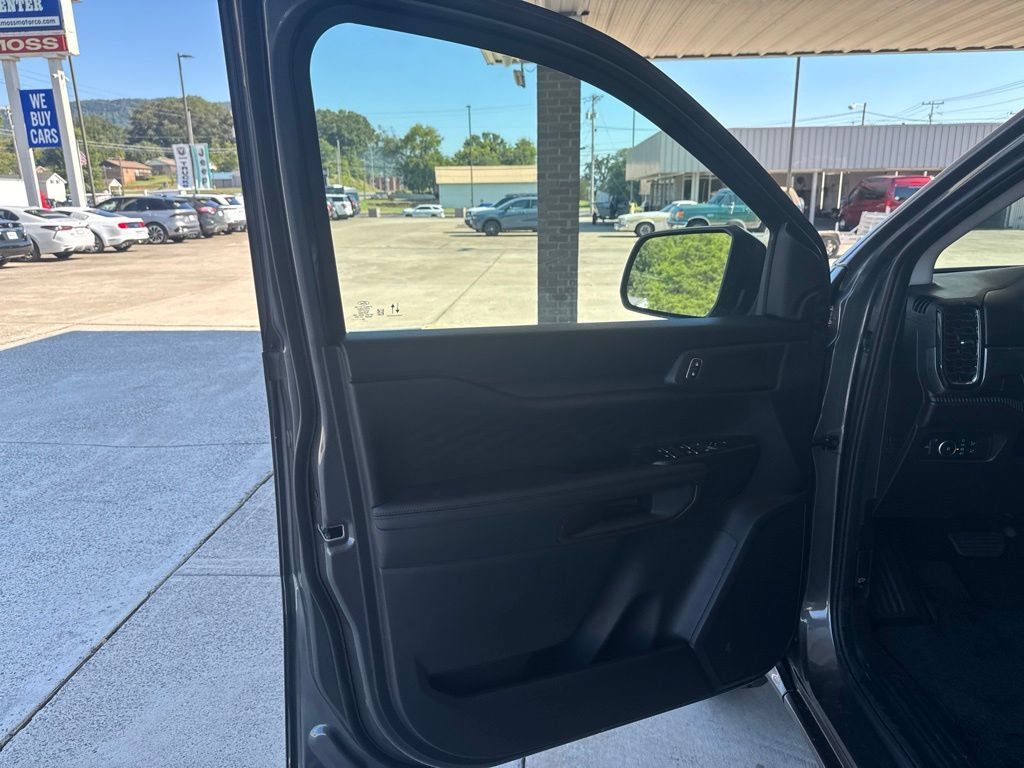 New 2026 Ford Ranger XLT w/ Black Appearance Package AWD/4WD image 15